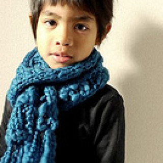 Dropped stitch scarf