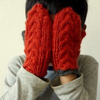 Red cable mittens
