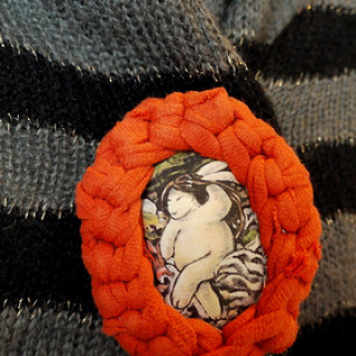 Bather bunny brooch